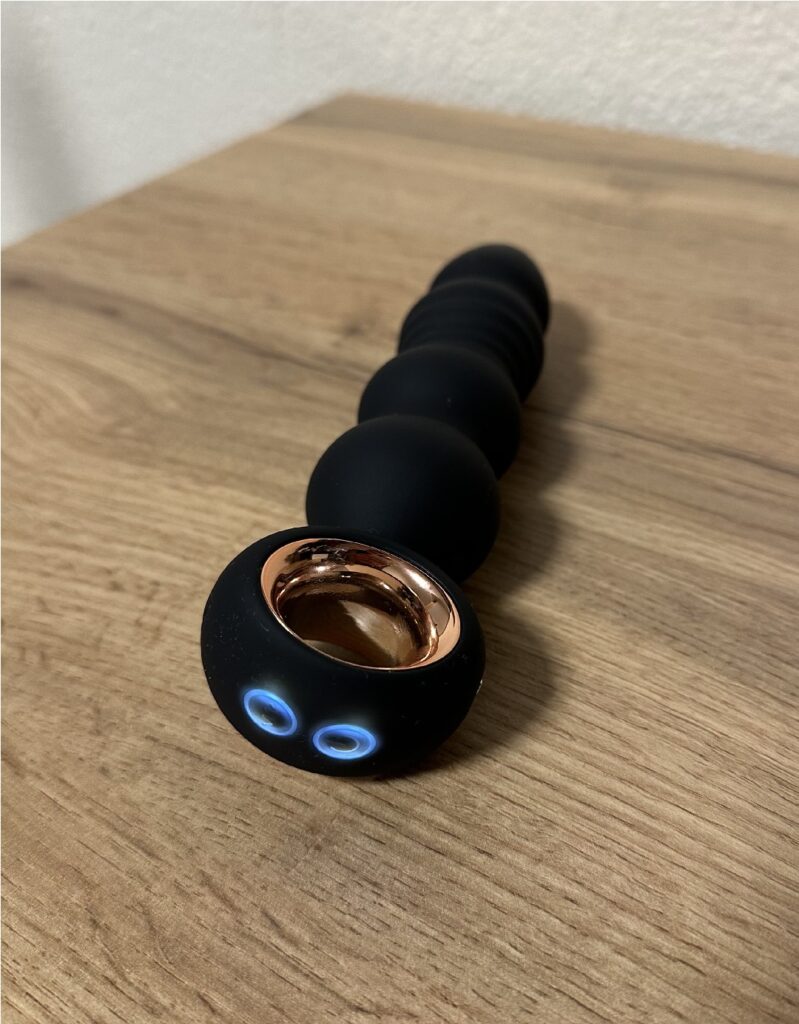 čierny vibračný análny kolík